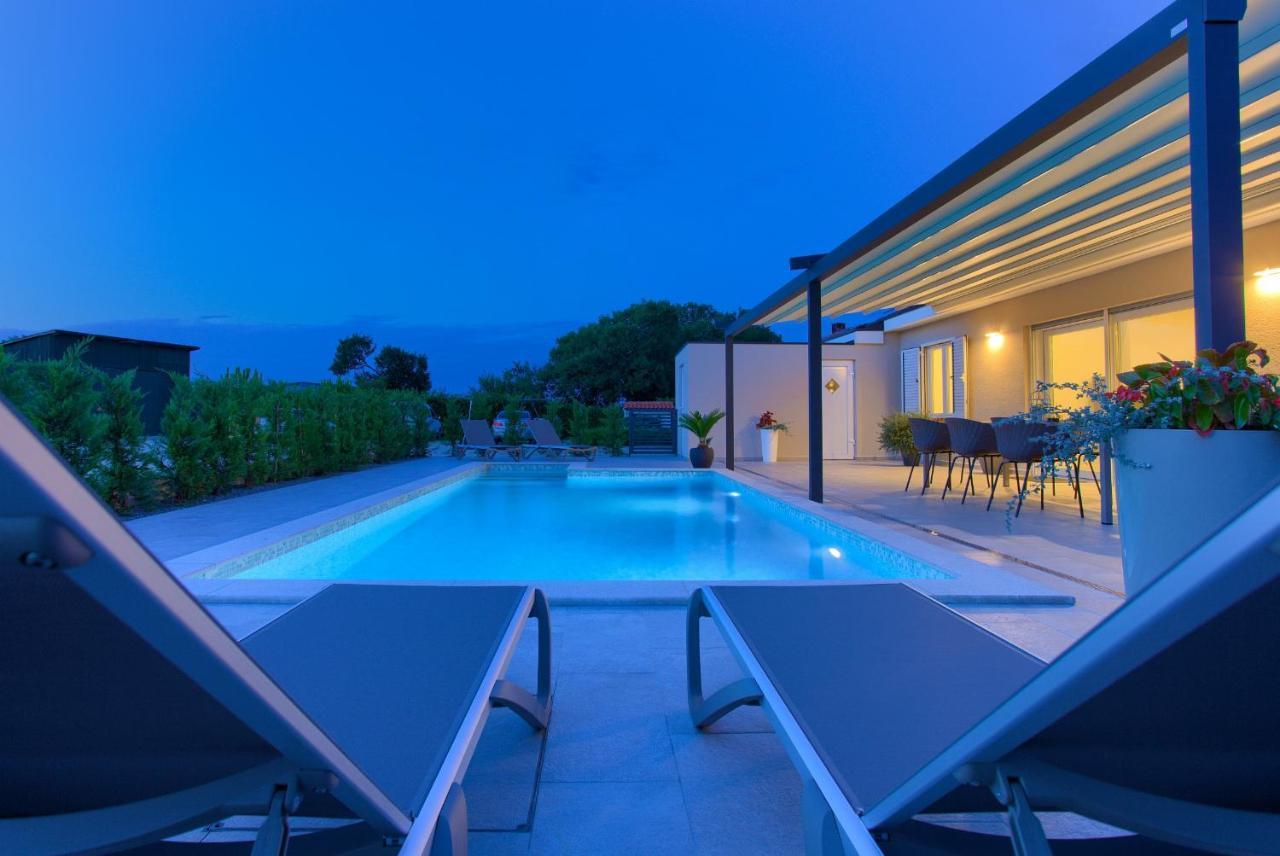 Holiday Home Elegant Vrh  Eksteriør bilde